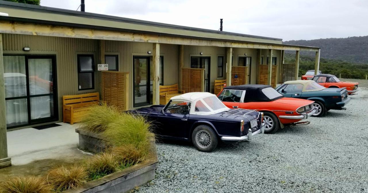 The Whistling Frog Resort Chaslands Eksteriør billede