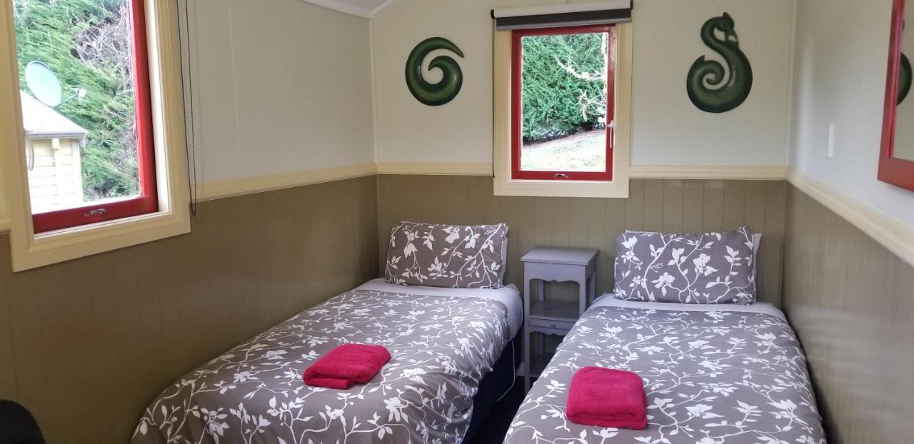 The Whistling Frog Resort Chaslands Eksteriør billede