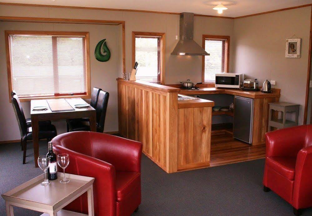 The Whistling Frog Resort Chaslands Eksteriør billede