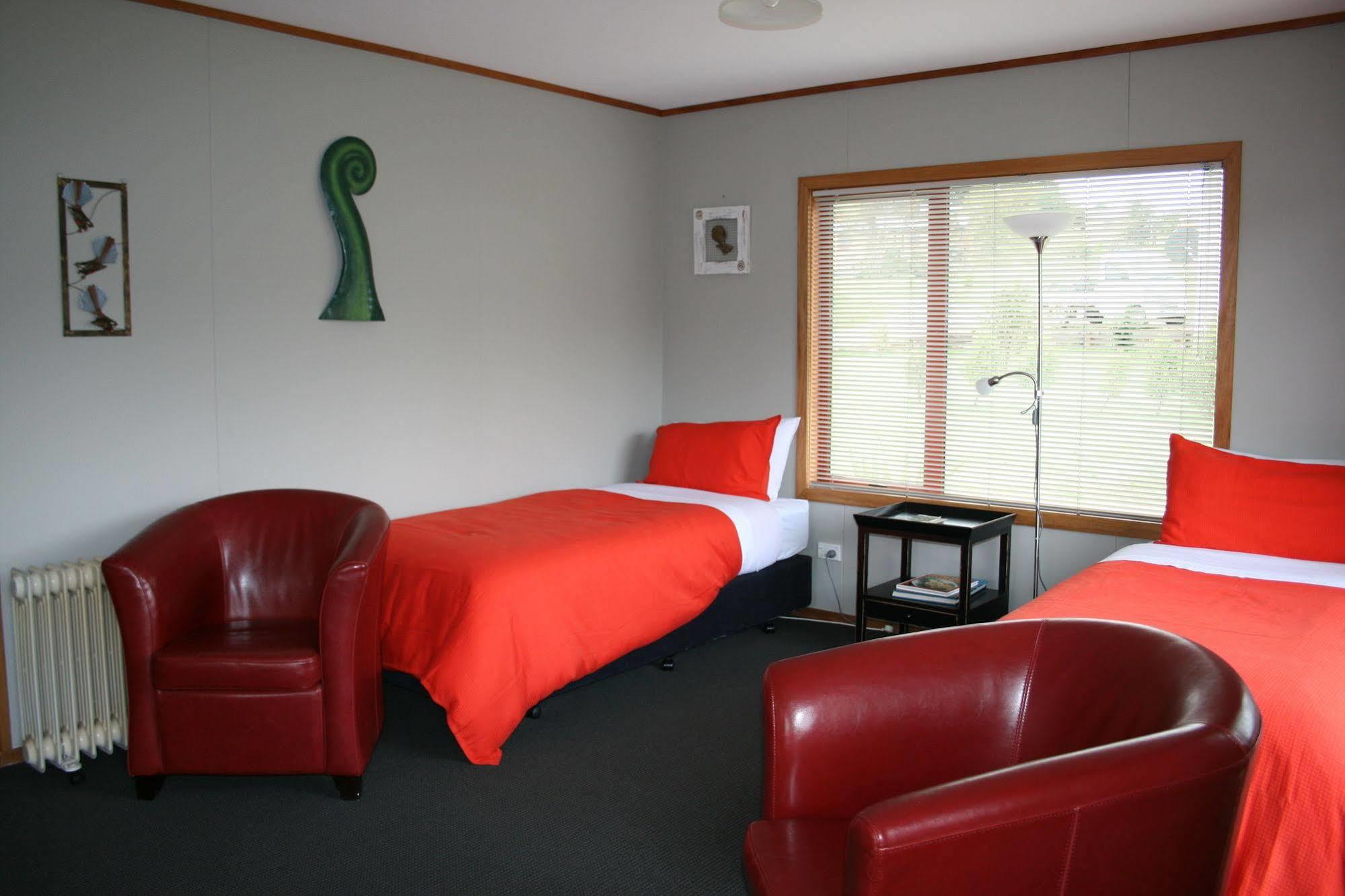 The Whistling Frog Resort Chaslands Eksteriør billede