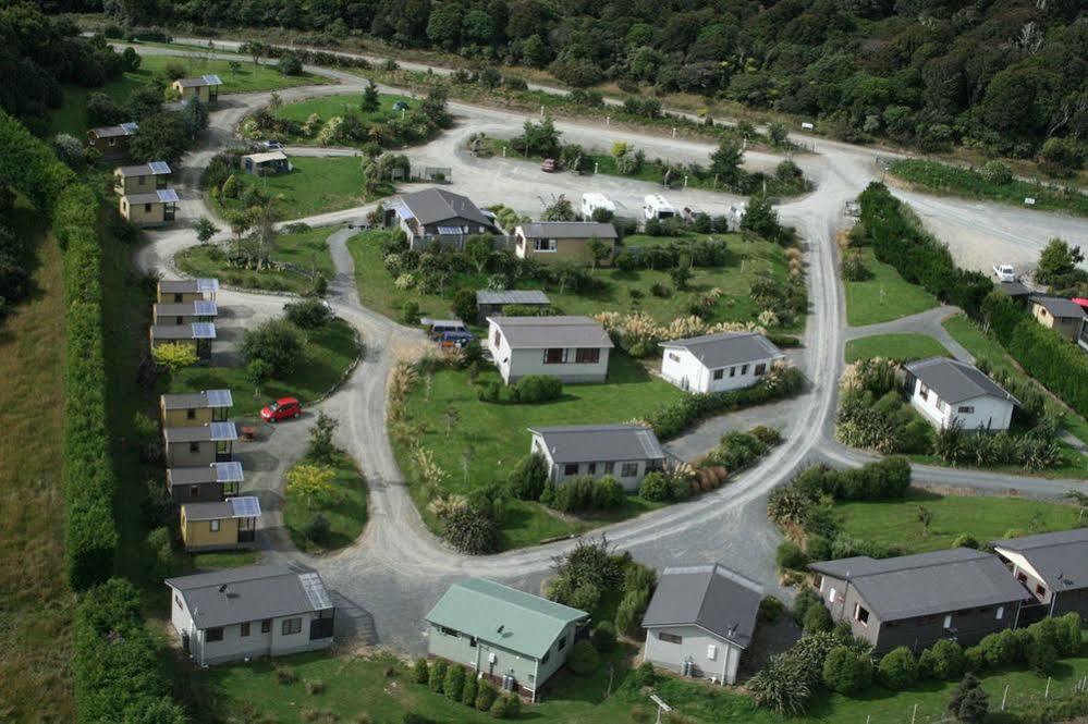 The Whistling Frog Resort Chaslands Eksteriør billede