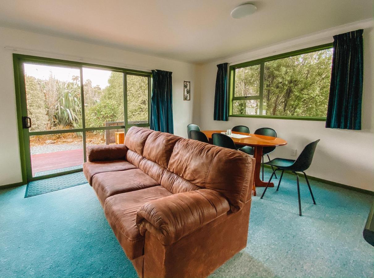 The Whistling Frog Resort Chaslands Eksteriør billede