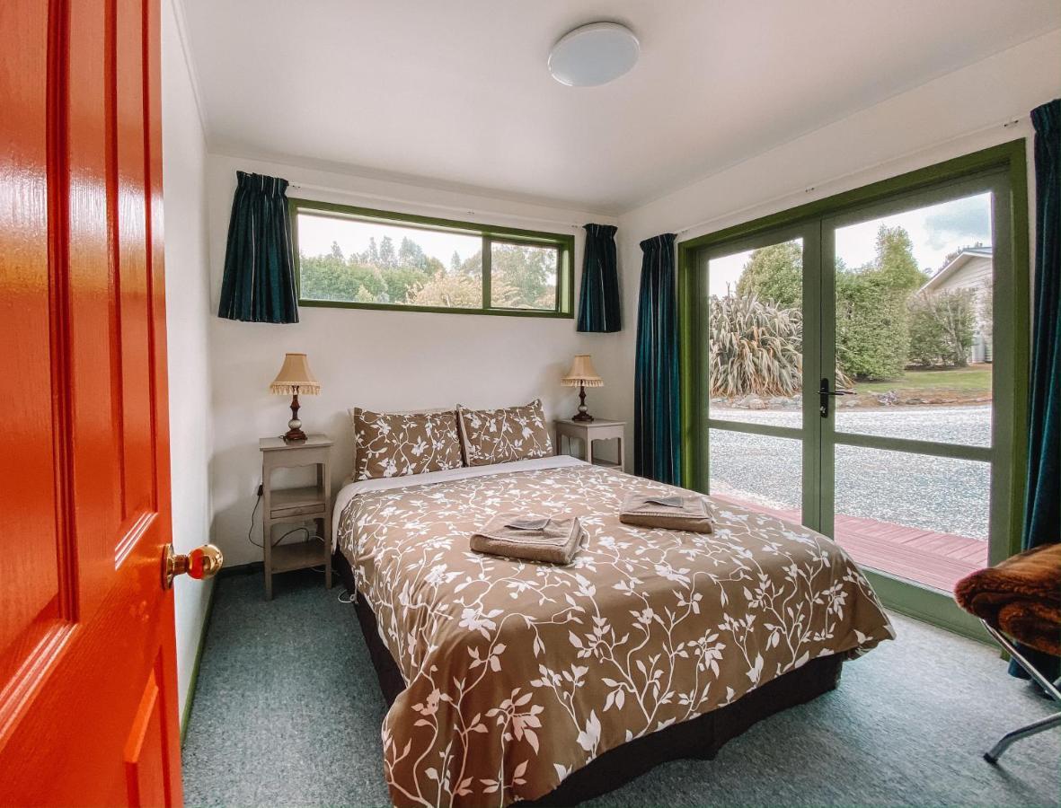 The Whistling Frog Resort Chaslands Eksteriør billede