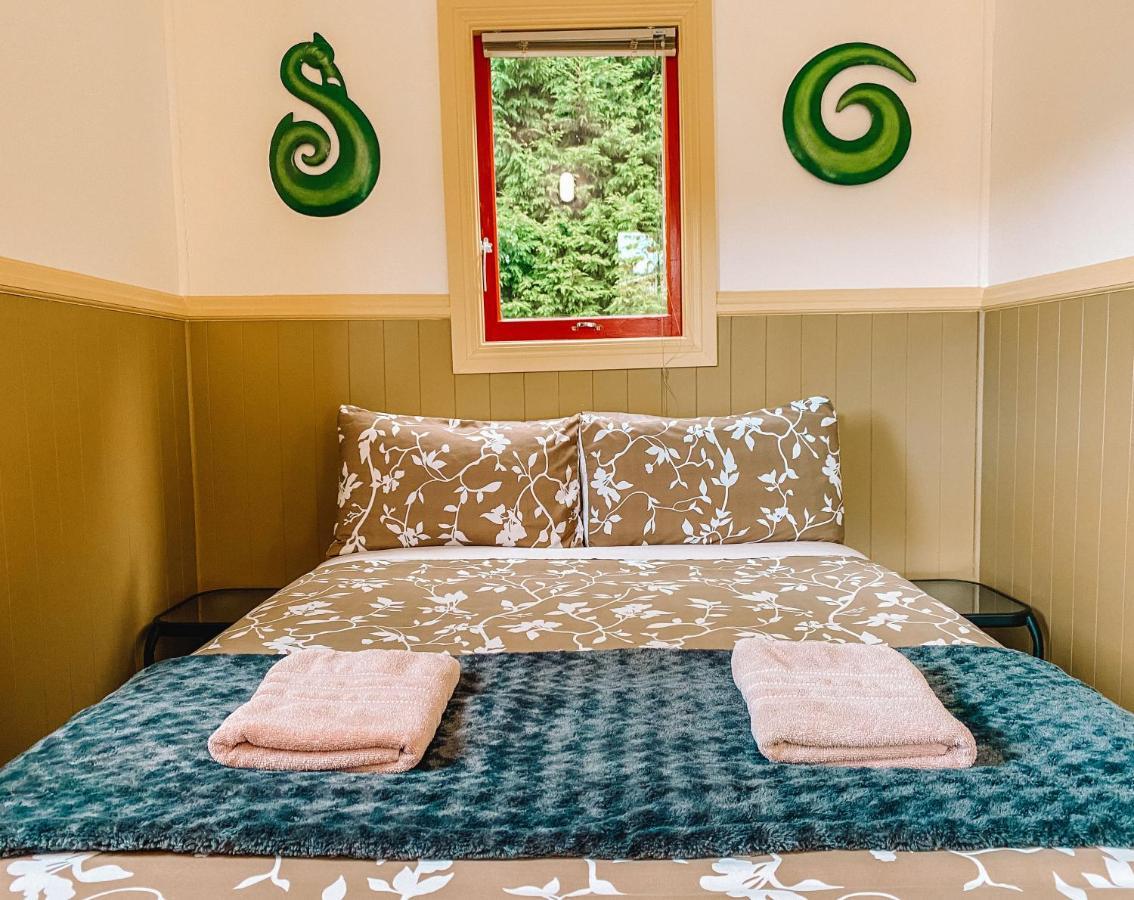 The Whistling Frog Resort Chaslands Eksteriør billede